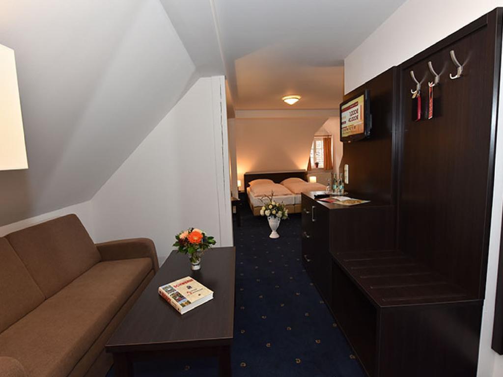 Weinhaus Woehler Hotel Шверин Екстериор снимка