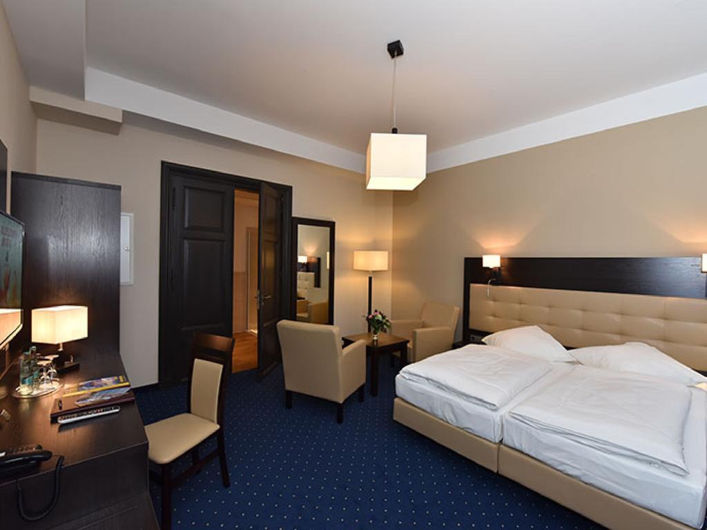 Weinhaus Woehler Hotel Шверин Екстериор снимка
