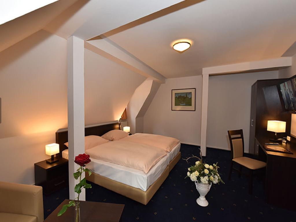 Weinhaus Woehler Hotel Шверин Екстериор снимка
