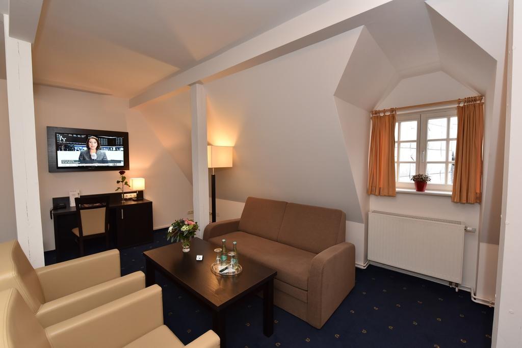 Weinhaus Woehler Hotel Шверин Стая снимка