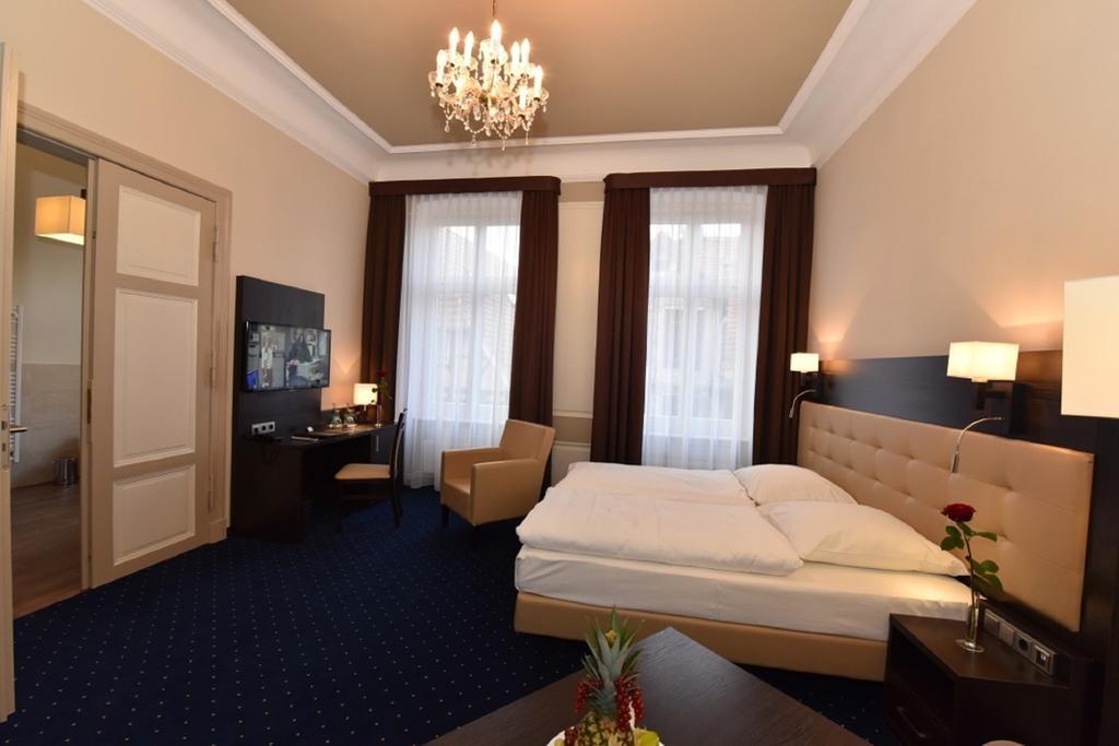 Weinhaus Woehler Hotel Шверин Стая снимка