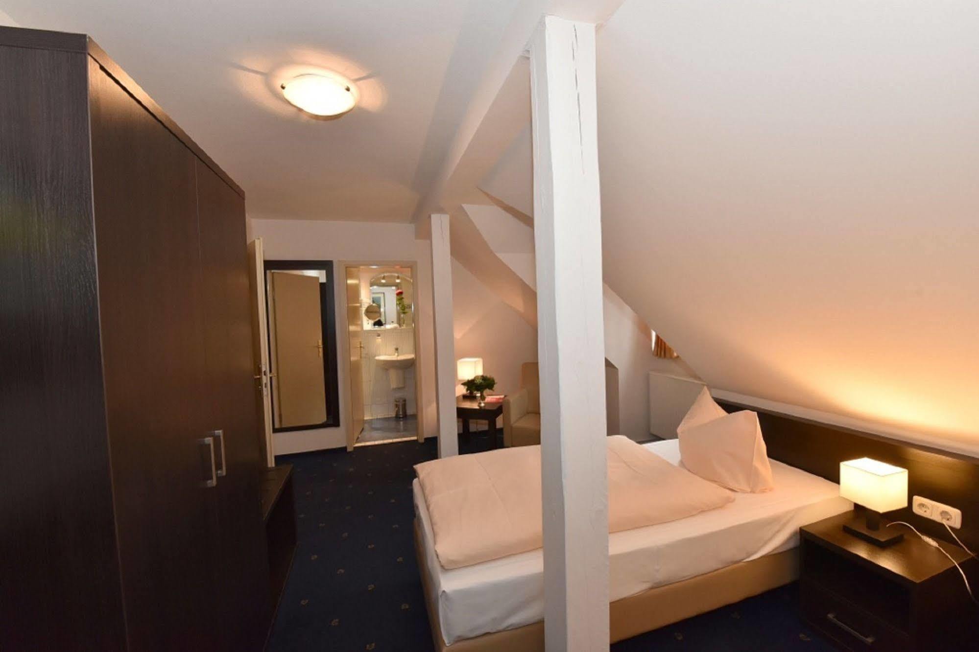 Weinhaus Woehler Hotel Шверин Екстериор снимка