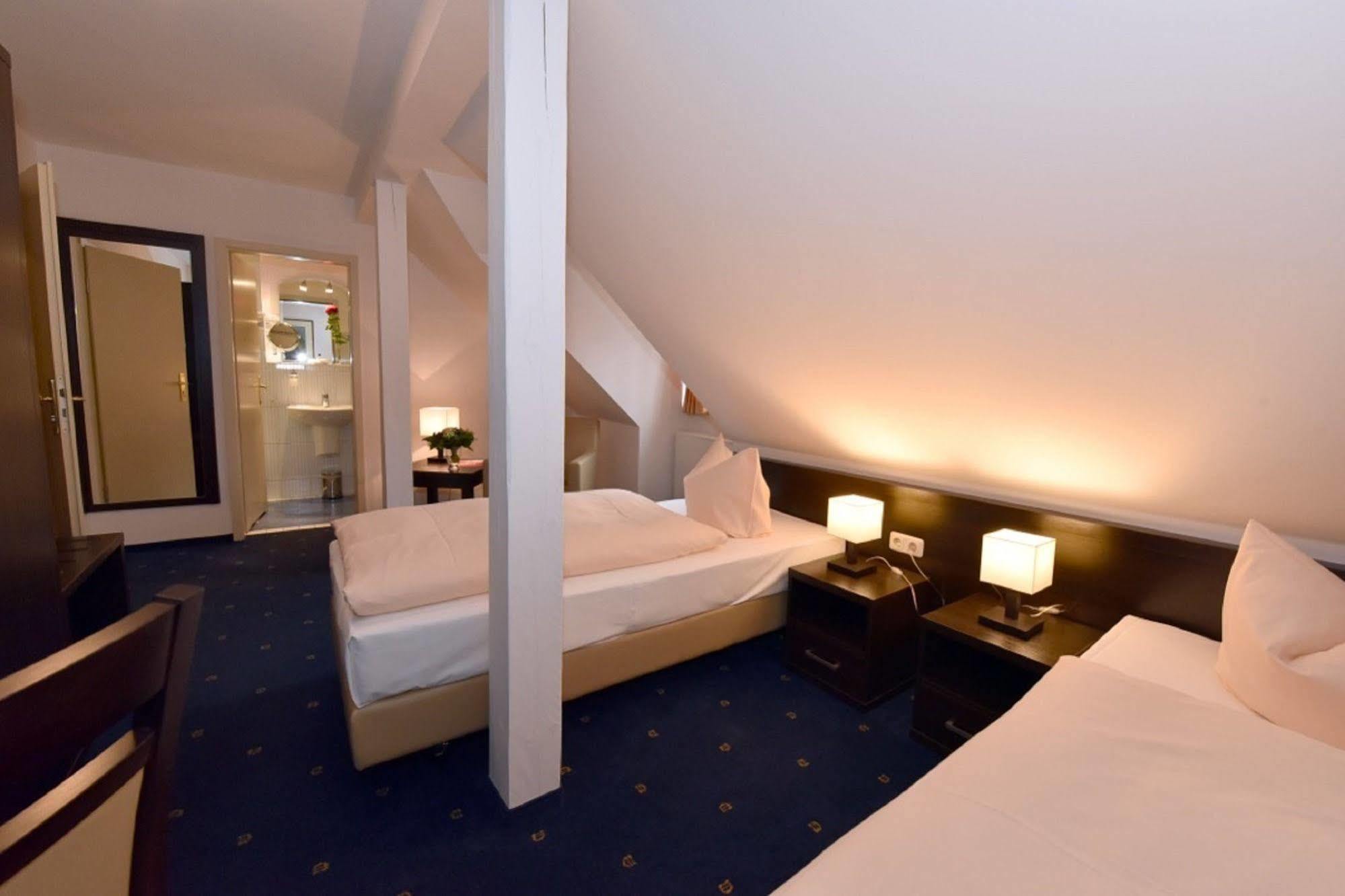 Weinhaus Woehler Hotel Шверин Екстериор снимка